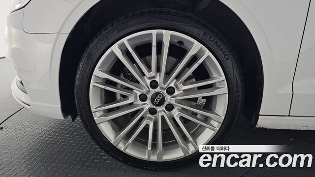 Audi A3 40 TFSI 8V - фото 4