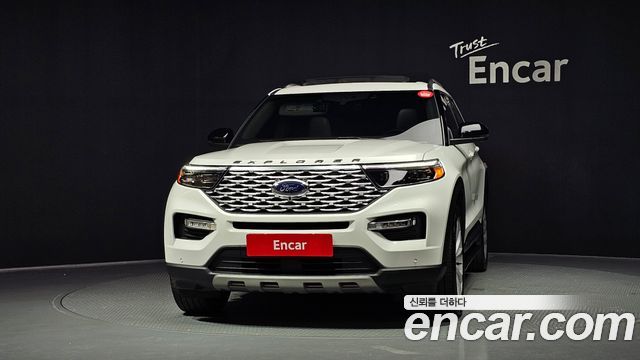 Ford Explorer 6-го поколения 3.0 Platinum 4WD - фото 2