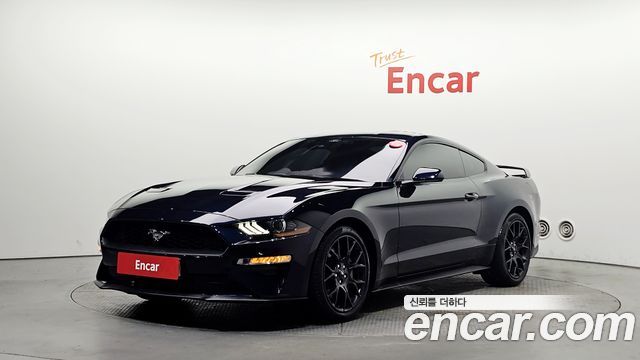 Ford Mustang Coupe - фото 0
