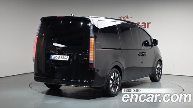 Hyundai Staria 4WD Lounge 9-Seater Inspiration - фото 0