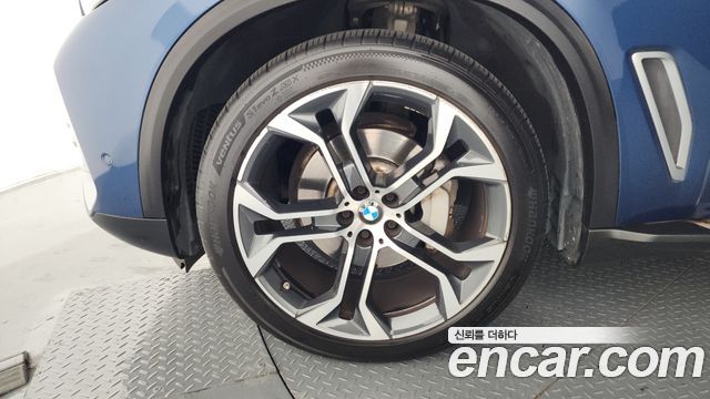 BMW X5 G05 xDrive 40i xLine - фото 4