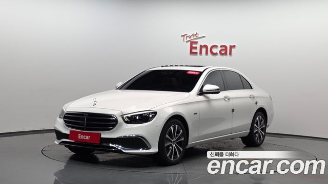 Mercedes-Benz E-Class W213 E300e 4MATIC Exclusive - фото 0