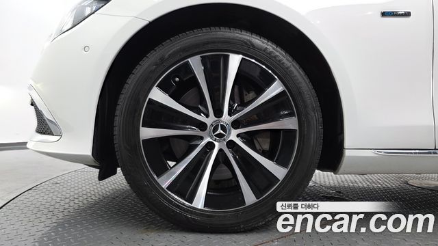 Mercedes-Benz E-Class W213 E300e 4MATIC Exclusive - фото 4