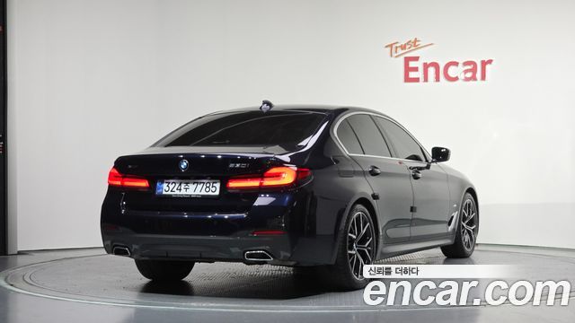 BMW 5-Series G30 530i xDrive M Sport Package - фото 1