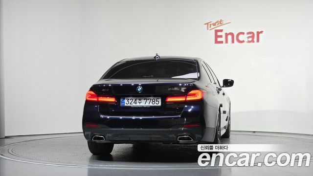 BMW 5-Series G30 530i xDrive M Sport Package - фото 3