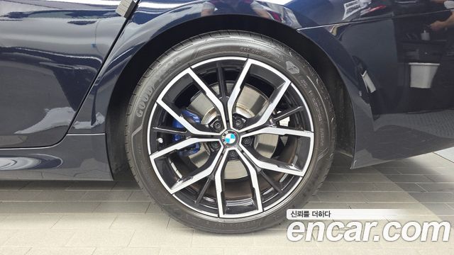 BMW 5-Series G30 530i xDrive M Sport Package - фото 4