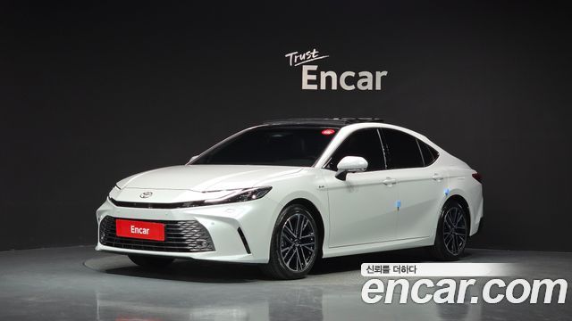 Toyota Camry XV80 2.5 XLE Premium Hybrid - фото 0