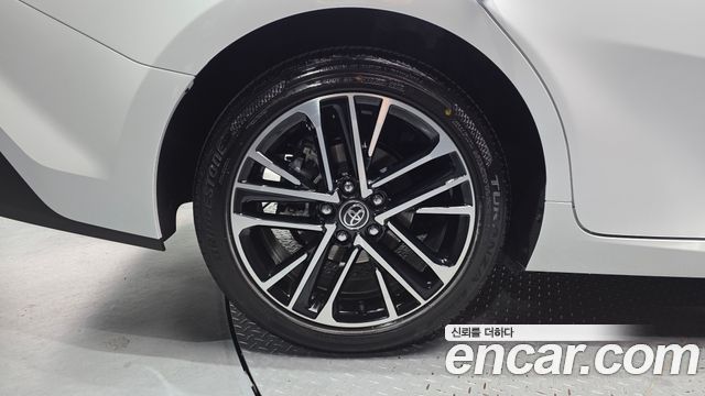 Toyota Camry XV80 2.5 XLE Premium Hybrid - фото 4