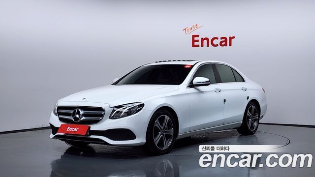 Mercedes-Benz E-Class W213 E300 Avantgarde - фото 0