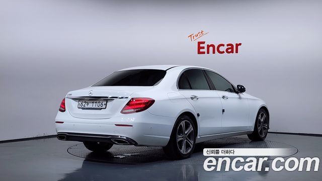 Mercedes-Benz E-Class W213 E300 Avantgarde - фото 1