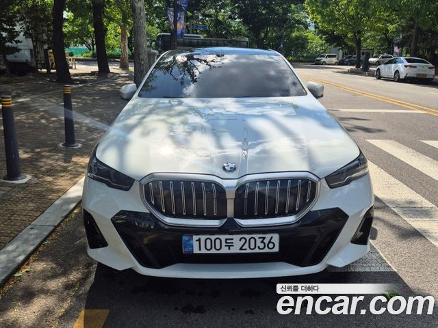BMW 5-Series G60 520i M Sport - фото 0
