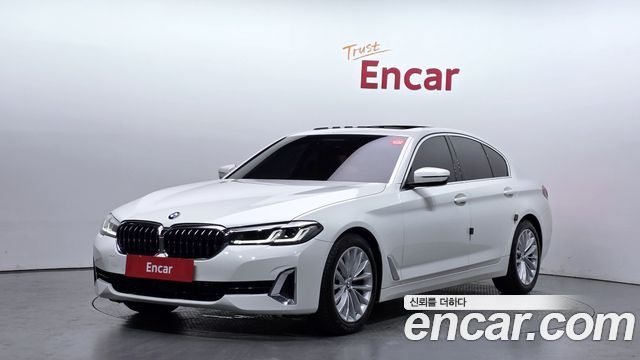 BMW 5-Series G30 520i Luxury - фото 0