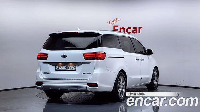 Kia Carnival Новый 7-Seater Limousine President - фото 1