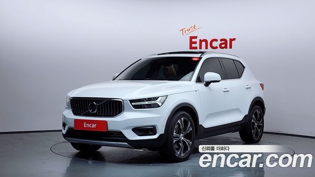 Volvo XC40 B4 Inscription - фото 0