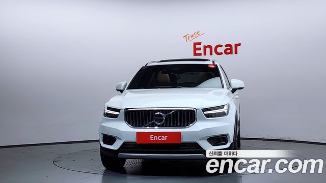 Volvo XC40 B4 Inscription - фото 2