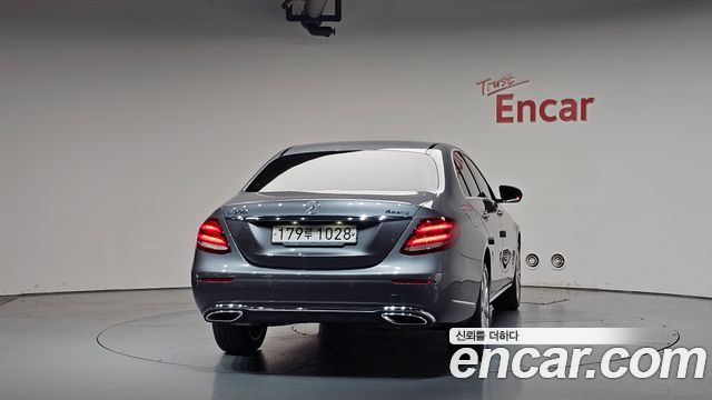 Mercedes-Benz E-Class W213 E300 4MATIC Exclusive - фото 2