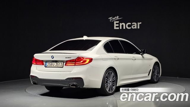 BMW 5-Series G30 530i M Sport Package Plus - фото 0