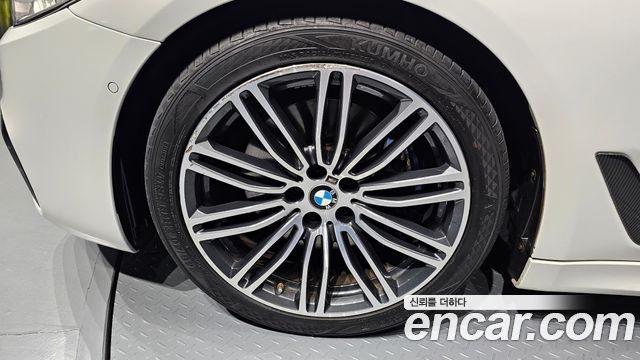 BMW 5-Series G30 530i M Sport Package Plus - фото 3