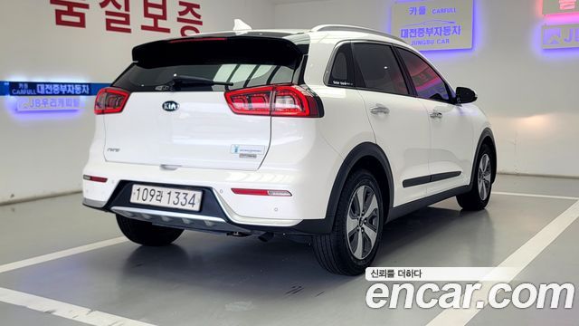 Kia Niro Prestige - фото 3