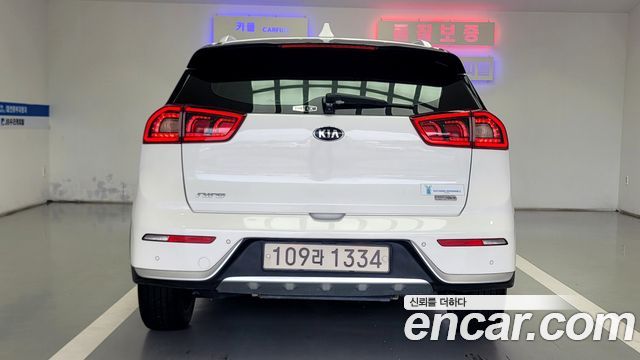 Kia Niro Prestige - фото 4