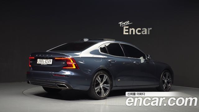 Volvo S60 3-го поколения T5 Inscroption - фото 1