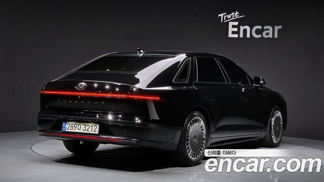 Hyundai Grandeur GN7 2,5 Gasoline 2WD Calligraphy - фото 1