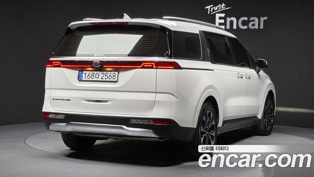 Kia Carnival 4-го поколения 9-Seater Signature - фото 1