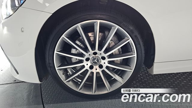 Mercedes-Benz E-Class W213 E450 4MATIC Coupe - фото 4