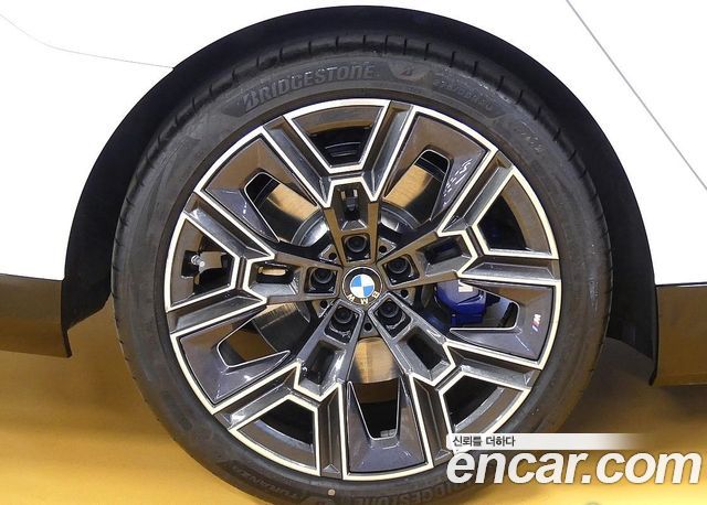 BMW 5-Series G60 530e xDrive M Sport - фото 4