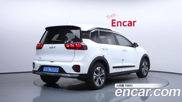 Kia Niro Light (Taxi Trim) - фото 1