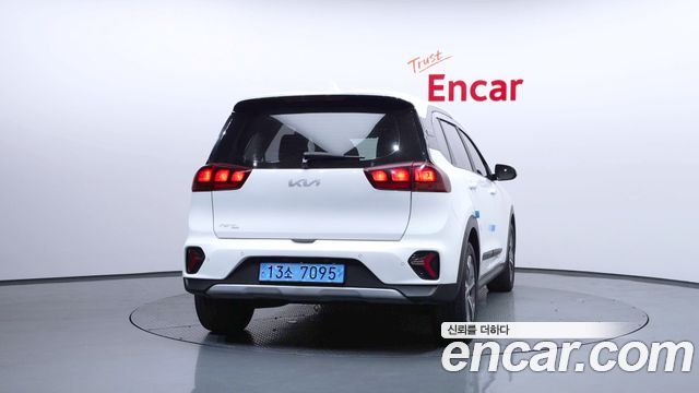 Kia Niro Light (Taxi Trim) - фото 3