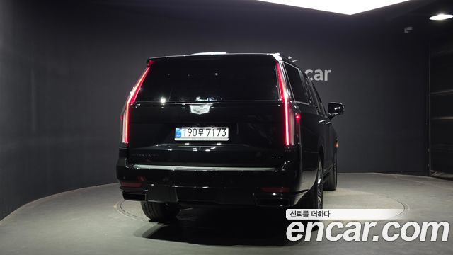 Cadillac Escalade 5-го поколения 6.2 Sports Platinum - фото 2