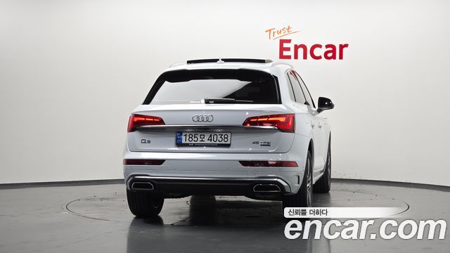 Audi Q5 FY 45 TFSI Quattro Premium - фото 3