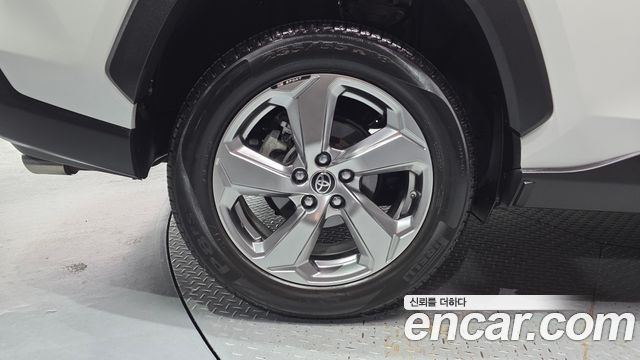 Toyota RAV4 5-го поколения 2.5 2WD Hybrid - фото 4