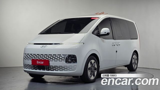 Hyundai Staria Tourer 11-Seater Modern - фото 0
