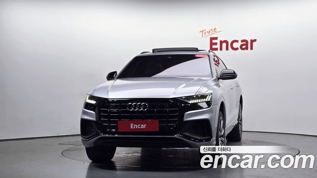 Audi Q8 55 TFSI Quattro Premium - фото 1