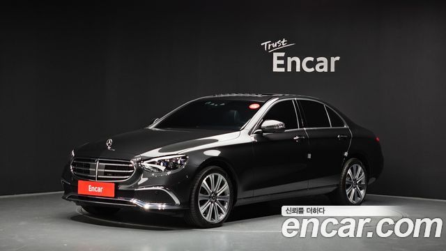 Mercedes-Benz E-Class W213 E300e 4MATIC Exclusive - фото 0