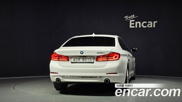 BMW 5-Series G30 520d Luxury Special Edition - фото 3