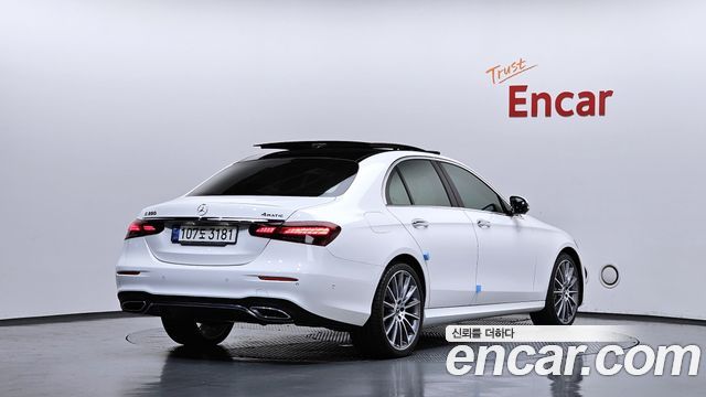 Mercedes-Benz E-Class W213 E350 4MATIC AMG Line - фото 1