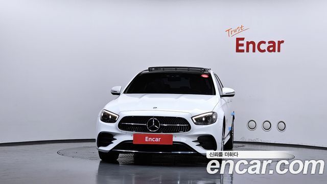 Mercedes-Benz E-Class W213 E350 4MATIC AMG Line - фото 2