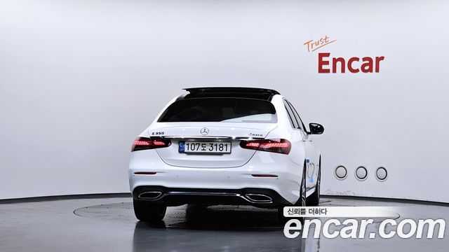Mercedes-Benz E-Class W213 E350 4MATIC AMG Line - фото 3
