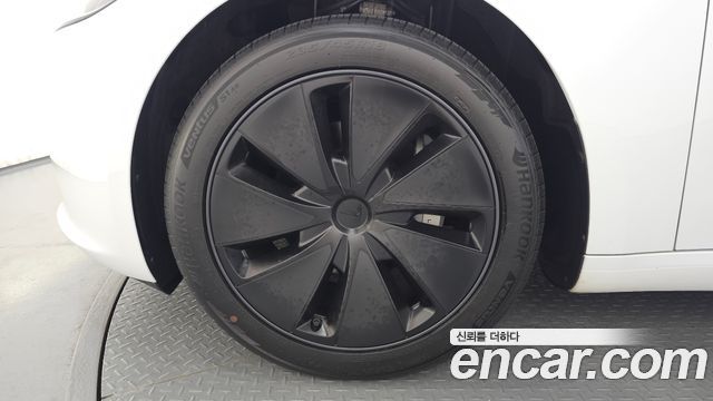 Tesla Model 3 RWD - фото 3