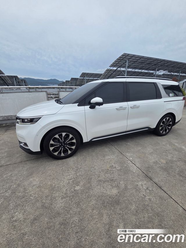 Kia Carnival 4-го поколения 7-Seater Signature - фото 1
