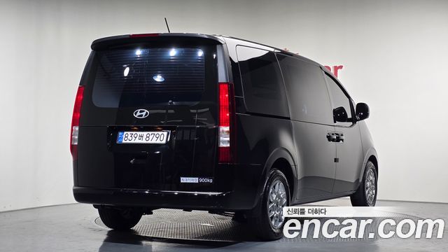 Hyundai Staria HEV 1.6 Cargo 3-Seater Modern - фото 0