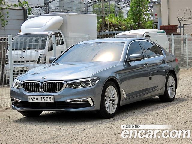 BMW 5-Series G30 530i Luxury Plus - фото 0