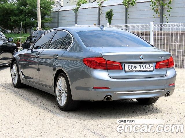 BMW 5-Series G30 530i Luxury Plus - фото 1
