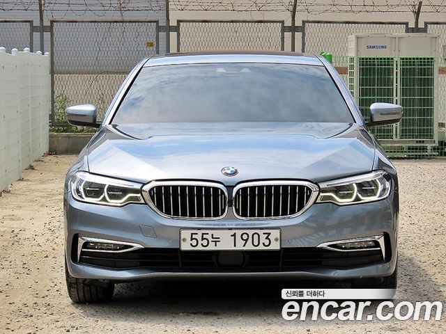 BMW 5-Series G30 530i Luxury Plus - фото 2