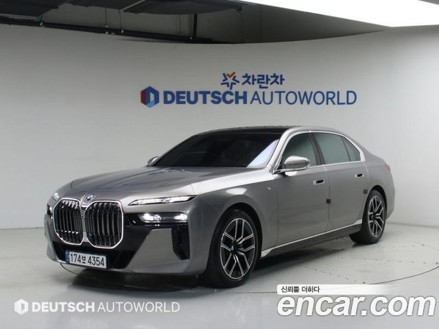 BMW 7-Series G70 740i sDrive M Sport - фото 0
