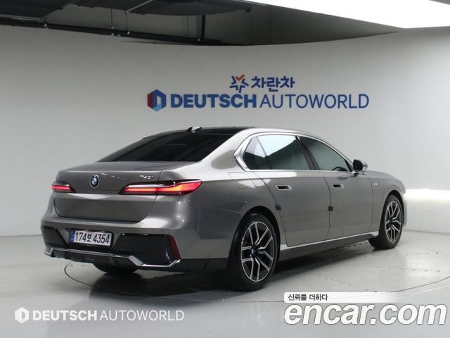 BMW 7-Series G70 740i sDrive M Sport - фото 1