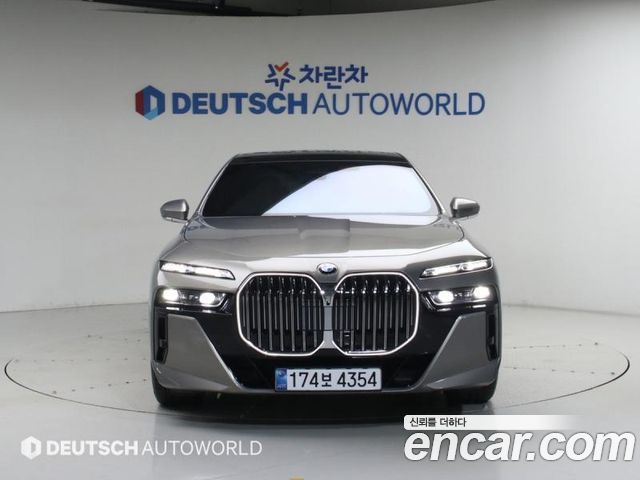 BMW 7-Series G70 740i sDrive M Sport - фото 2